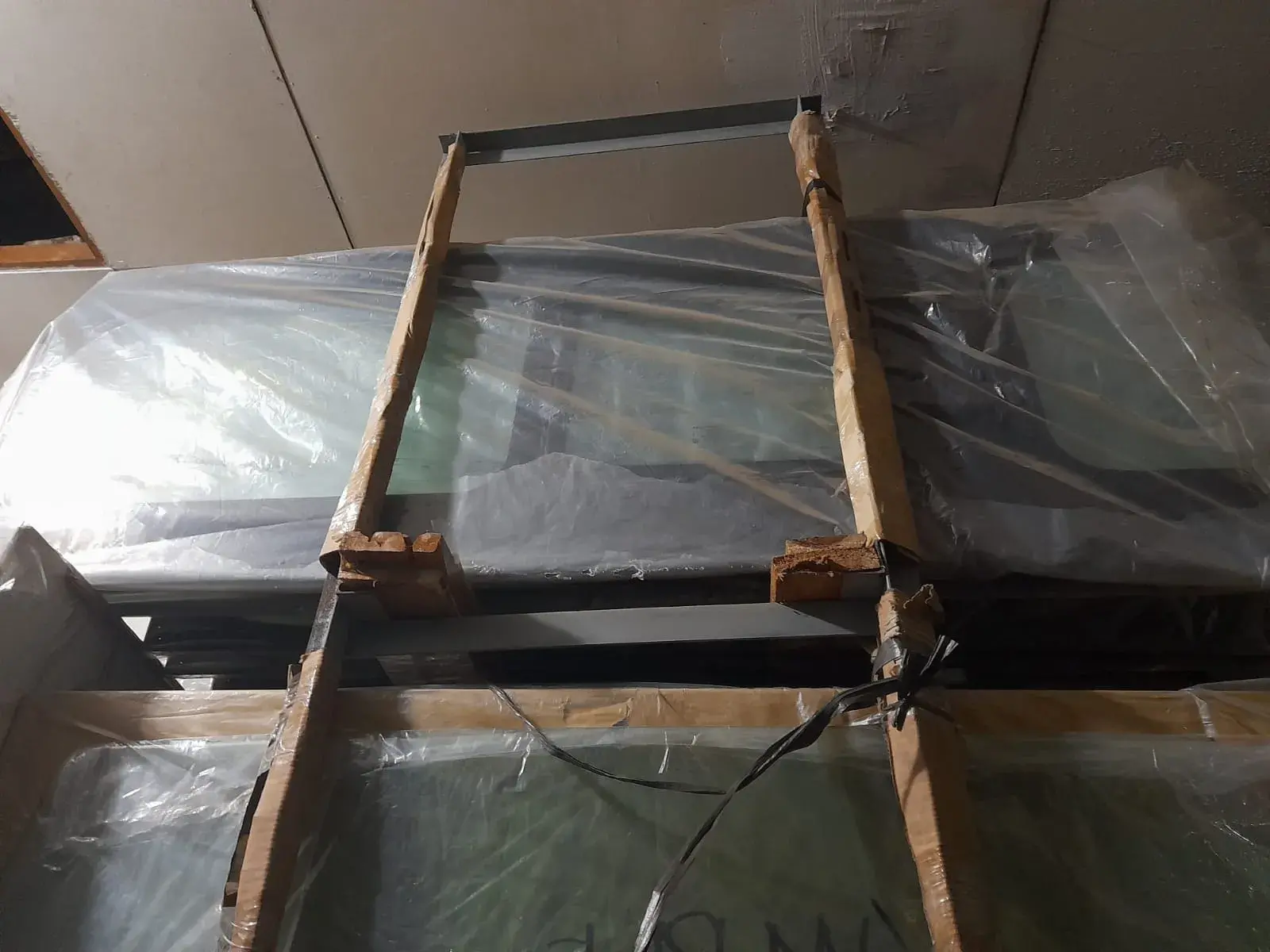 Kaca Depan Jaguar S Type