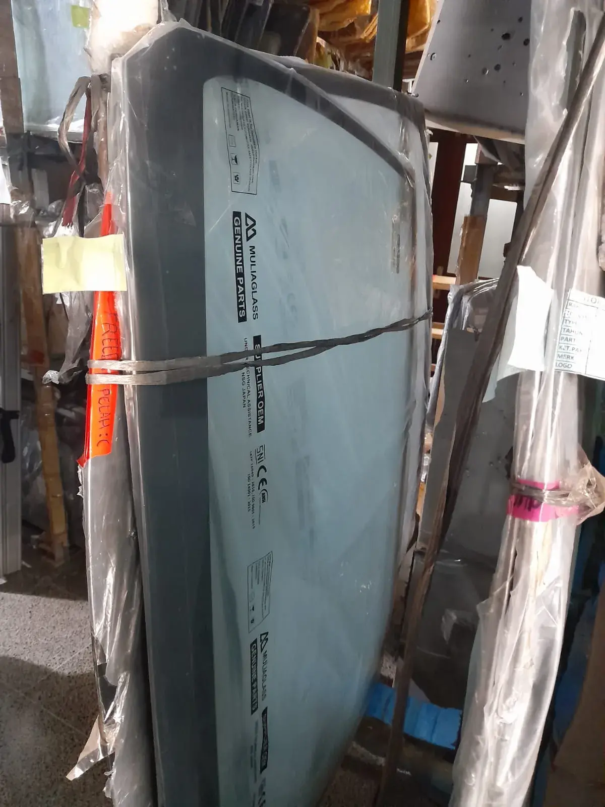 Kaca Mobil Hyundai Starex