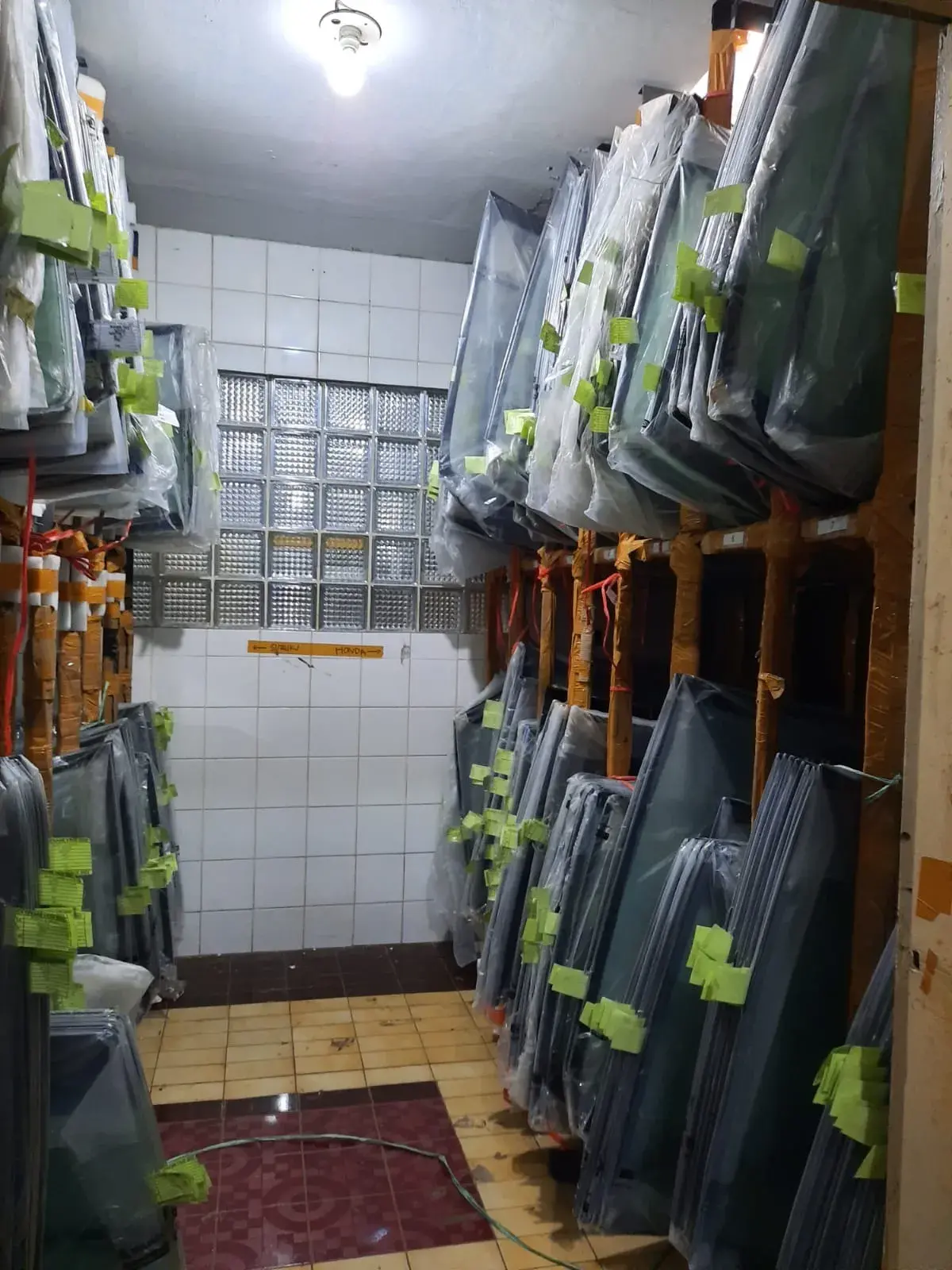 Kaca Samping Cherry Omoda E5