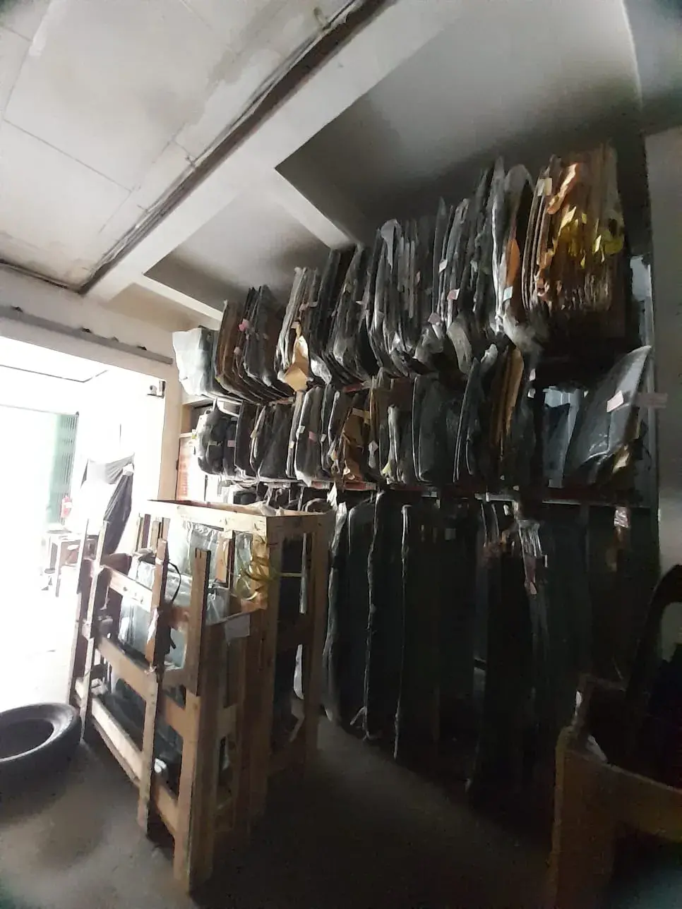 Kaca Samping Subaru WRX