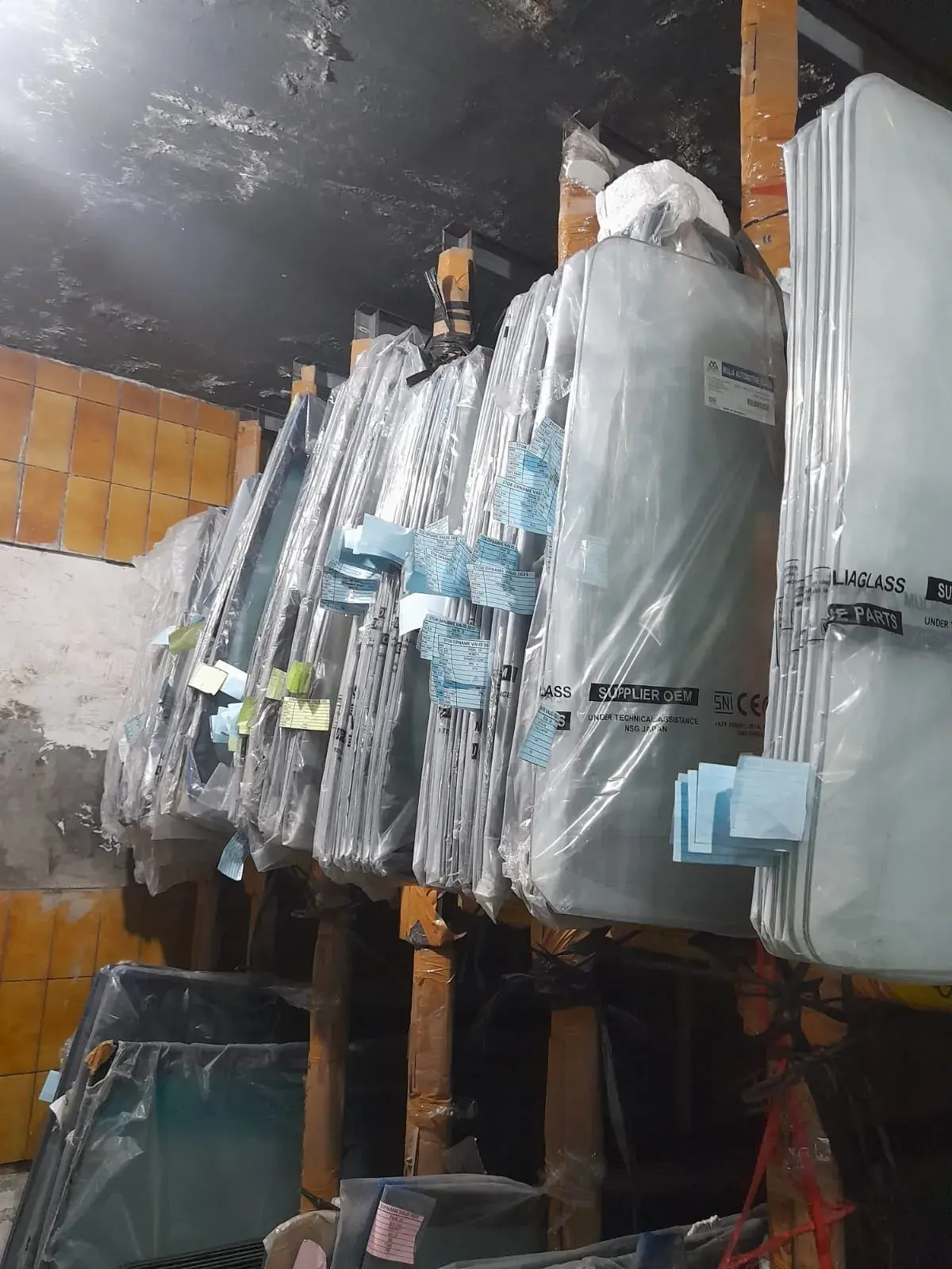 Kaca Samping Geely Emgrand