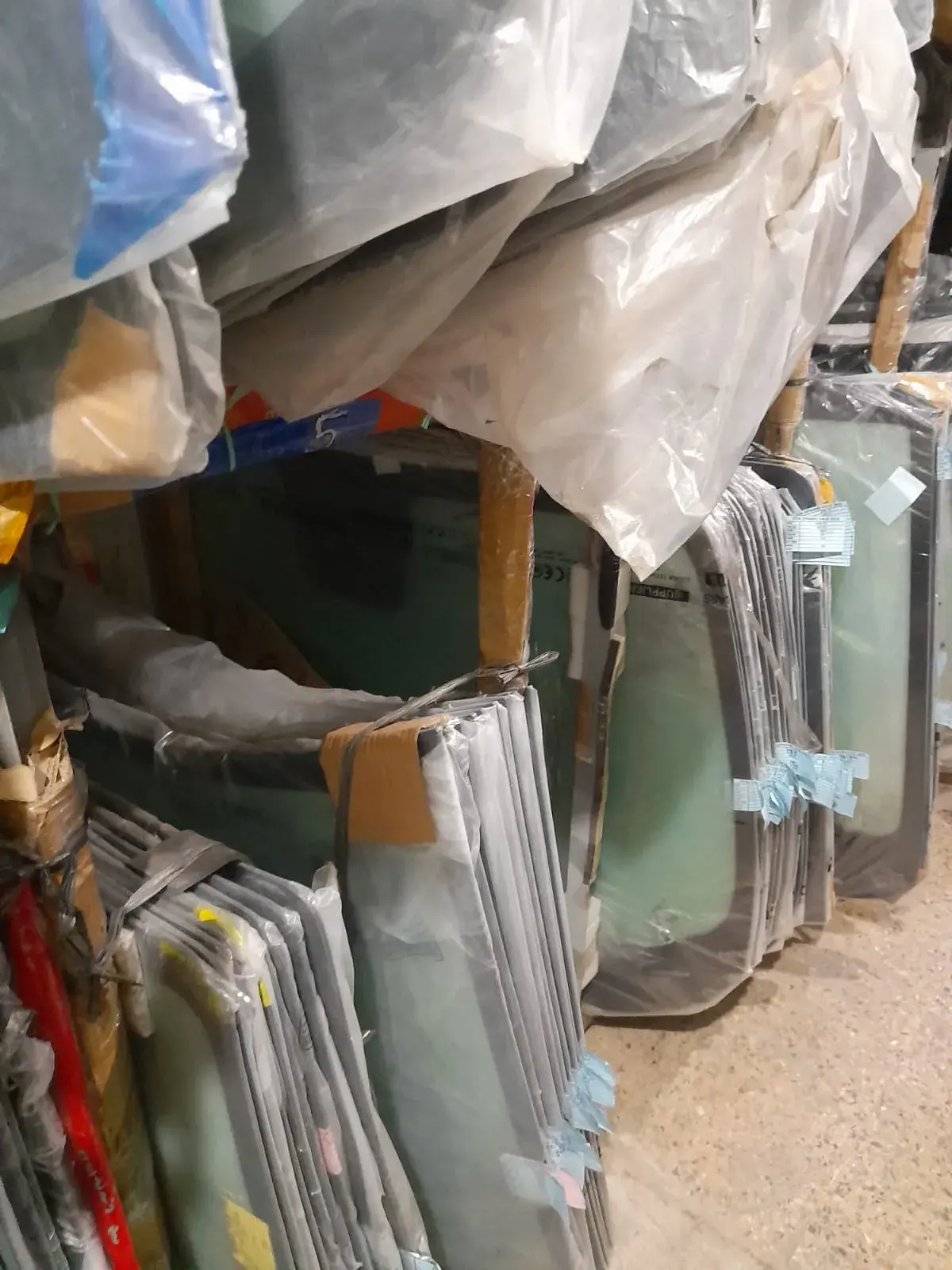 Kaca Depan Mercedes Benz E 250