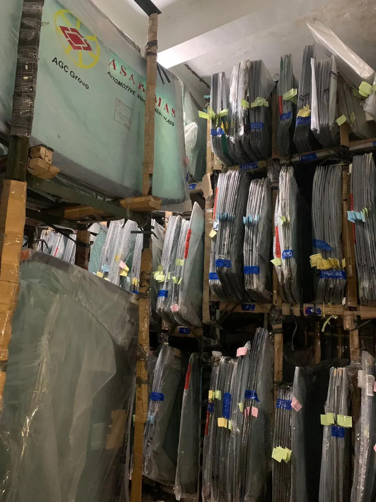 Kaca Depan Daihatsu Charade