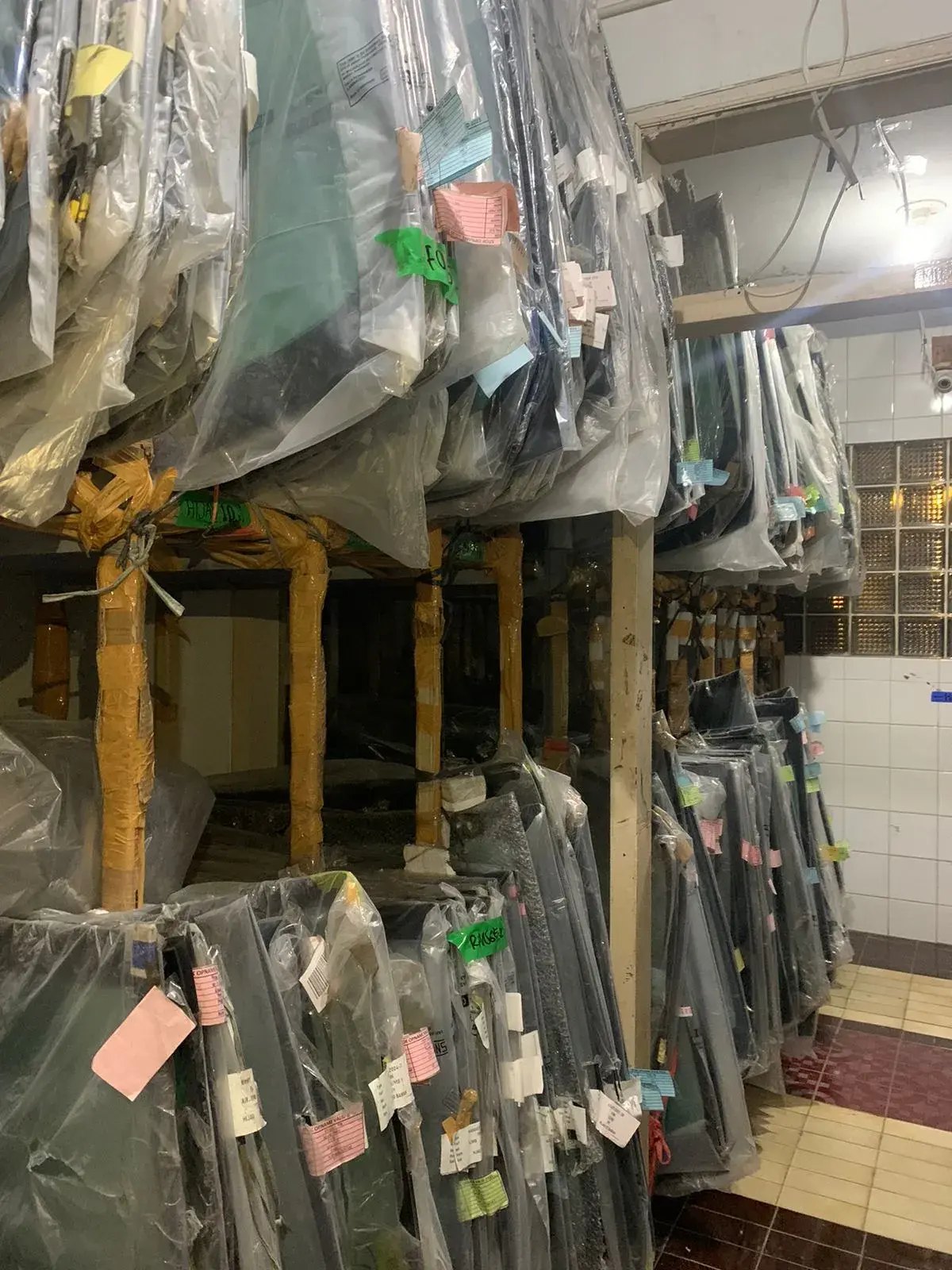 Kaca Depan Mercedes Benz AMG G 63