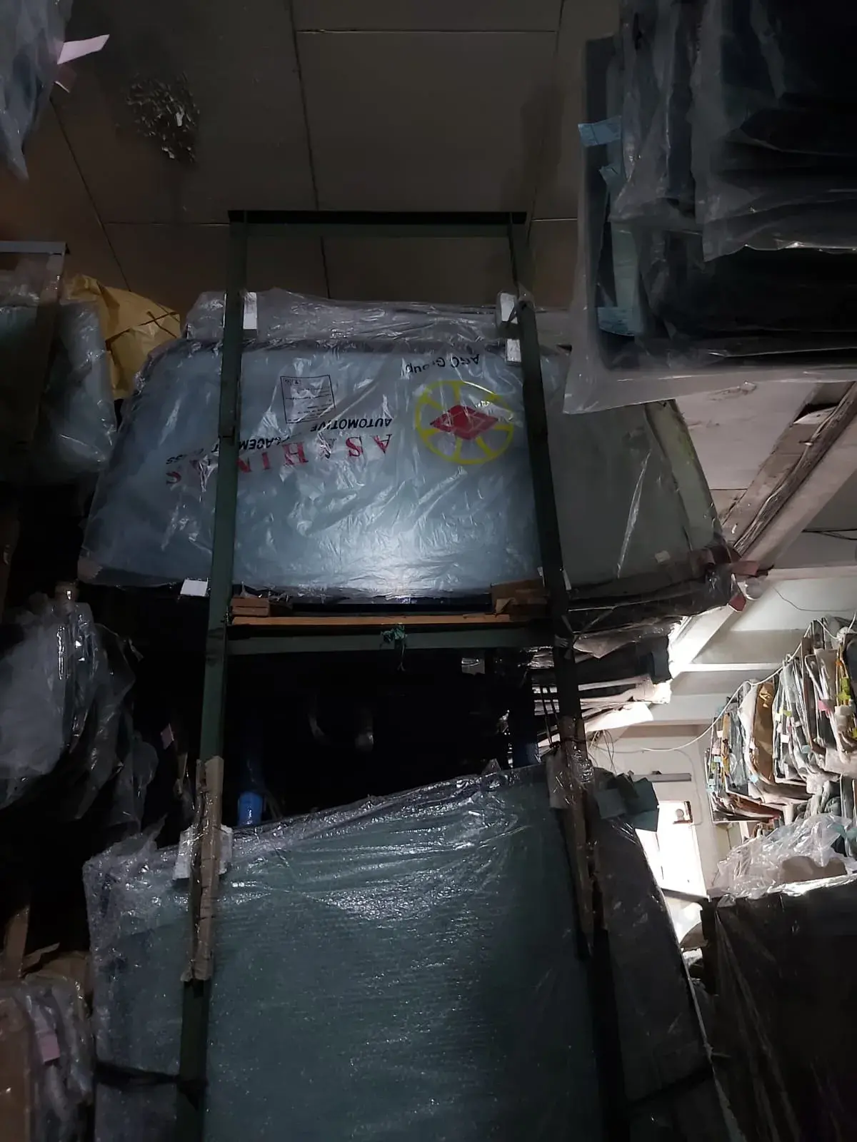 Kaca Mobil Isuzu Elf