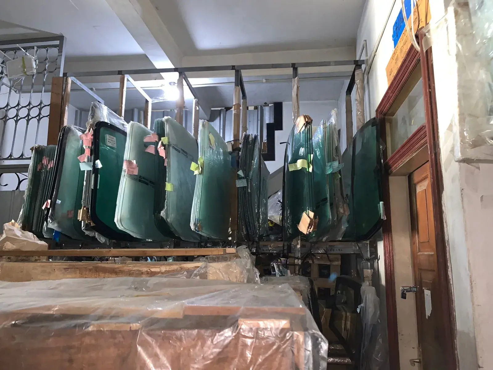 Kaca Belakang Suzuki Ertiga Hybrid