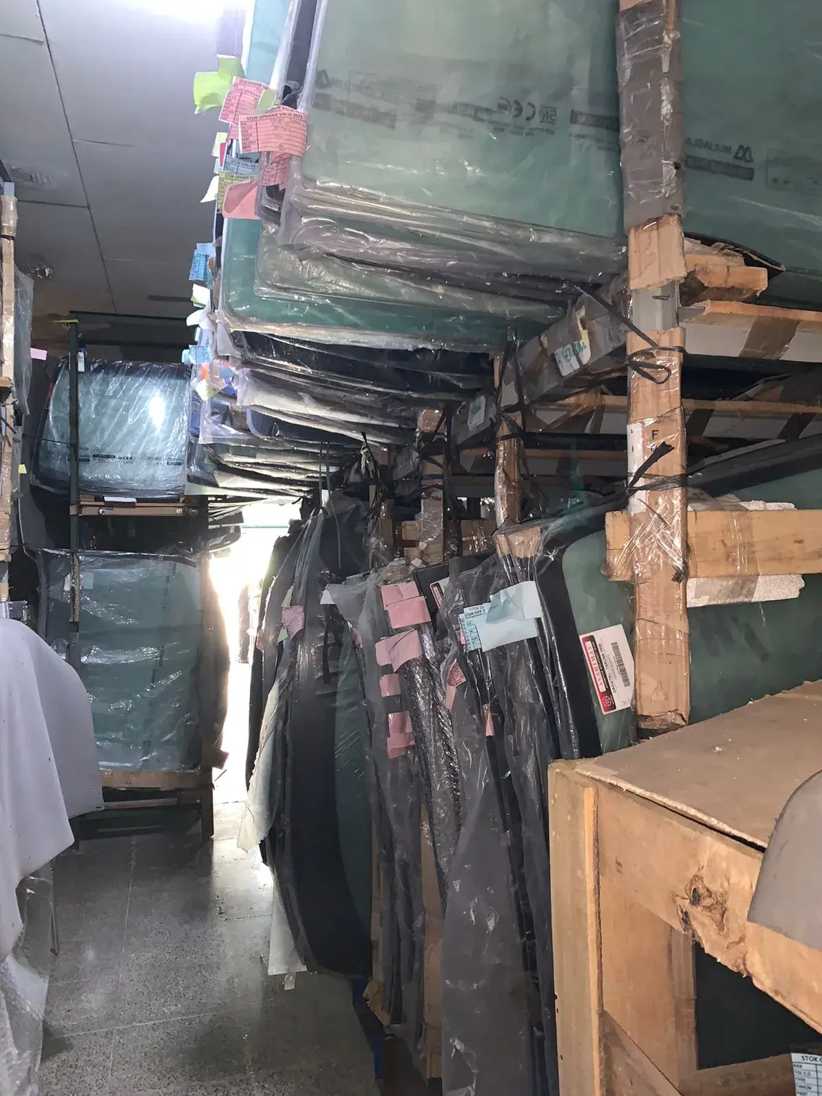 Kaca Mobil VW Volkswagen Caravelle