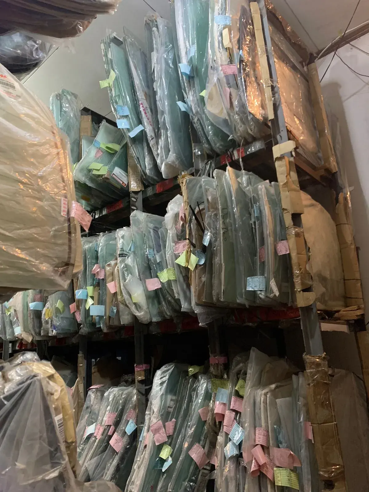 Kaca Belakang Toyota CHR Hybrid