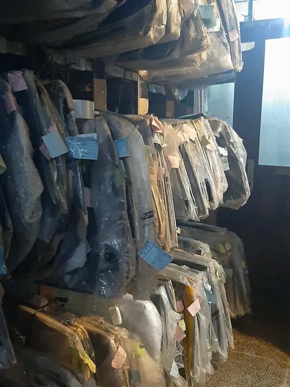 Kaca Belakang Honda Mobilio