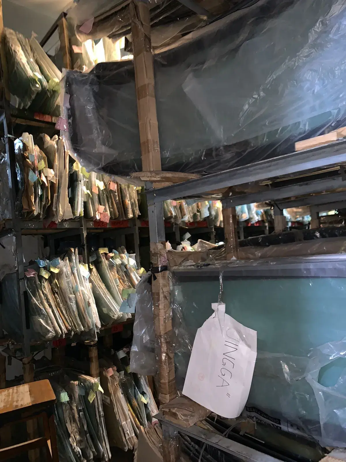 Kaca Depan Mercedes Benz E 400