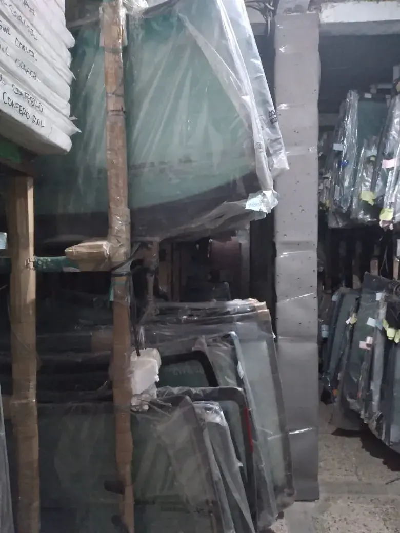 Kaca Depan Mercedes Benz E 350