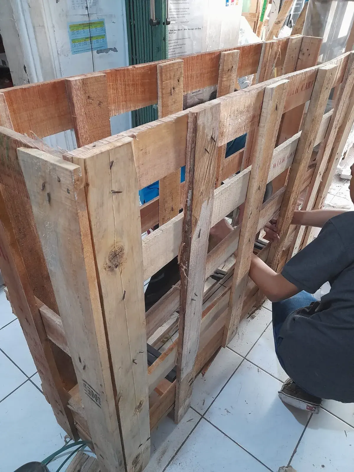 Kaca Mobil Kepulauan Siau Tagulandang Biaro (Sitaro)