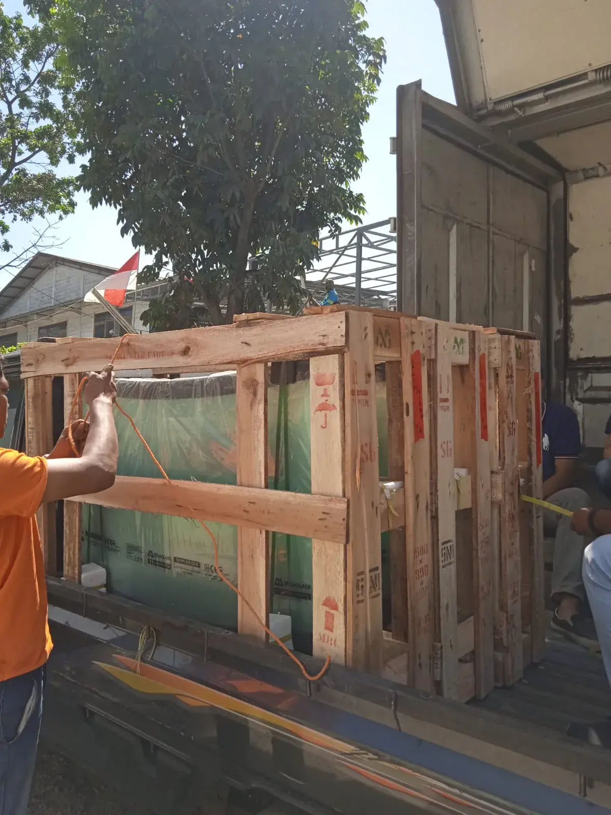 Kaca Mobil Polewali Mandar