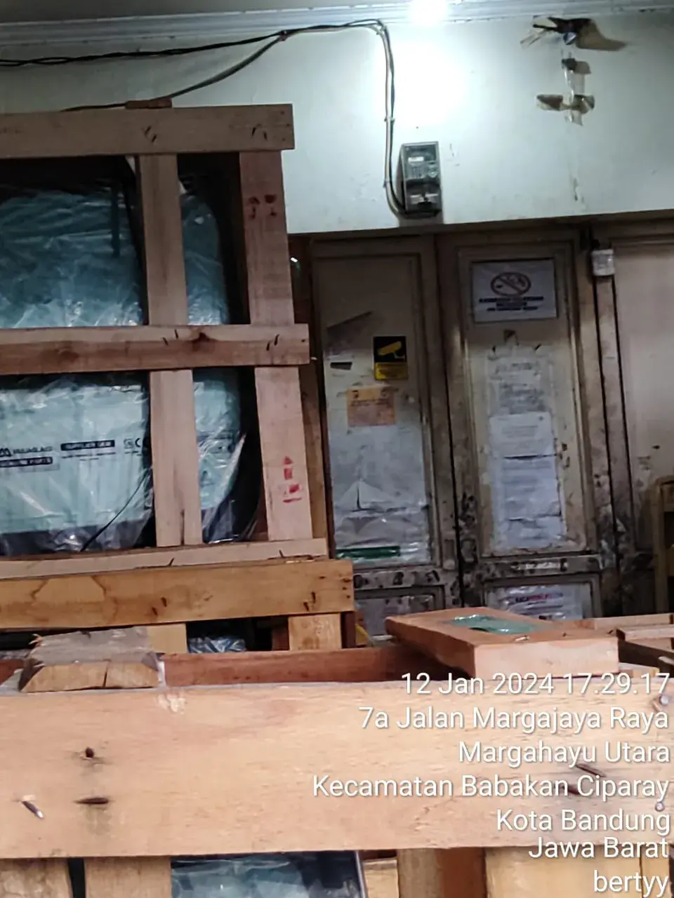 Kaca Mobil Timor Tengah Selatan