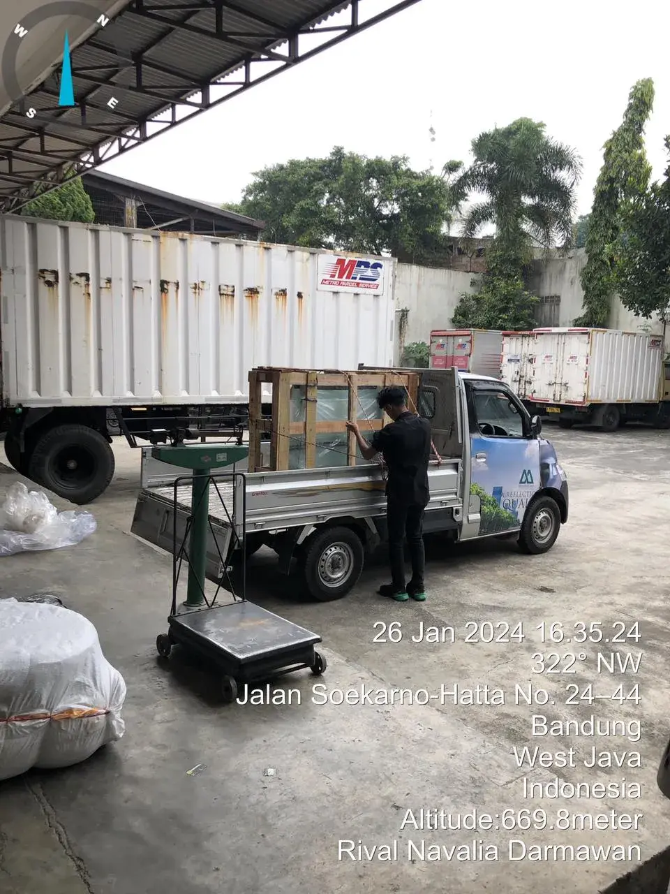 Kaca Mobil Jakarta Pusat
