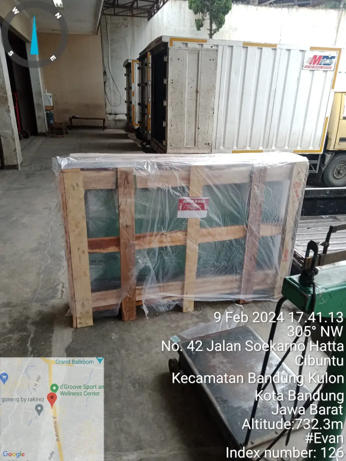 Kaca Mobil Tana Toraja